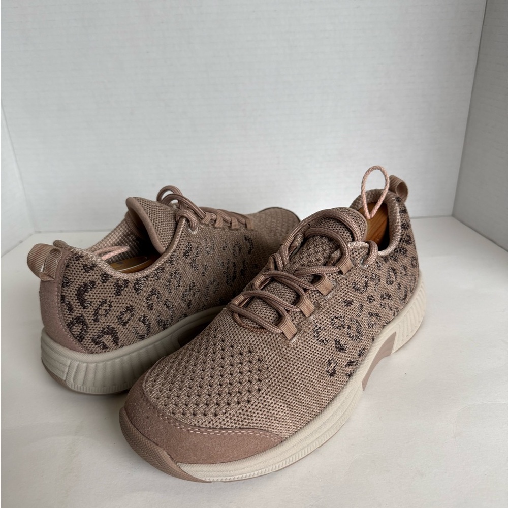 Orthofeet Comfort Walking Shoes Women’s 7 Dusty Rose Knit Leopard Sneakers
